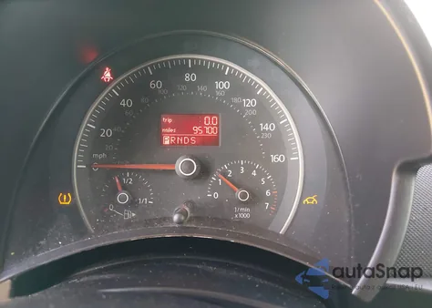 2010 Volkswagen New Beetle 2.5L z USA, uszkodzony, nr VIN 3VWRW3AL9AM003636